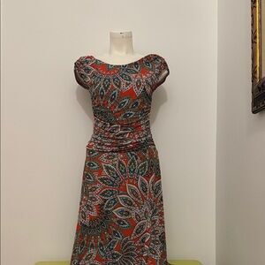 Red and Blue Ruched Sheath Midi Dress with Puff Cap Sleeves